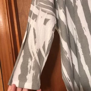 Forever 21 Tops - Oversized shirt fitted sleeve Forever 21 Tops - Oversized shirt fitted sleeve